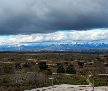 Piso de alquiler en Calle de Los Deseos, Norte - Photo 1
