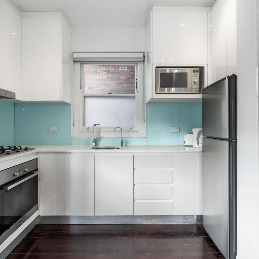Furnished&comma; Stylish Apartment on the First Floor of a Boutique Art Deco Building - Photo 1