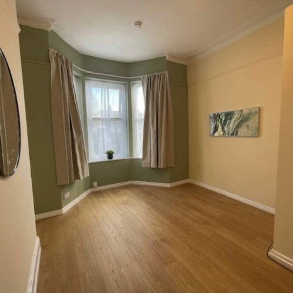 Furnished 1 Bedroom Ground Floor Apartment - Photo 1