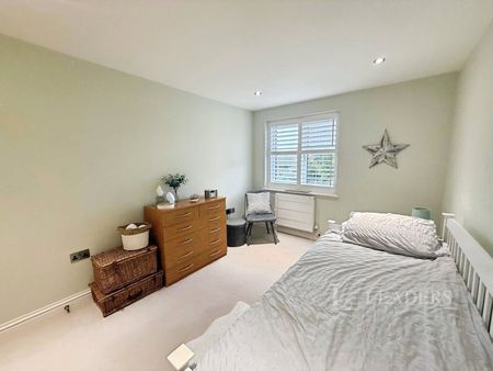 2 bedroom apartment to rent Barton Court Avenue, Barton on Sea, New Milton, Hampshire, BH25 - Photo 3