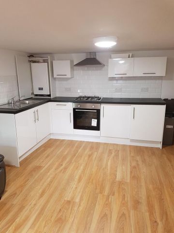 2 bedroom apartment to rent - Photo 3