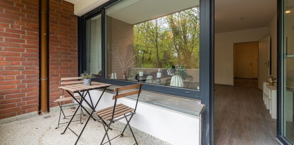 Komplett renoviert. Sofort einziehen und wohlfühlen. Direkt am Park - Photo 2