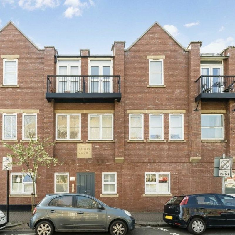 Yukon Road, SW12, London - Photo 1