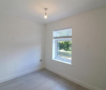 2 bedroom semi-detached house to rent - Photo 5