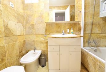 Apartamento bajo en Aguamarina.