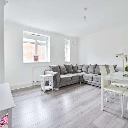 Neckinger Estate, Rotherhithe, SE16 - Photo 1