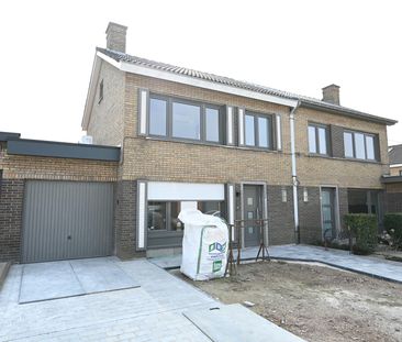 VOLLEDIG VERNIEUWDE (2024) woning met ZONNIGE tuin & GARAGE - Foto 2