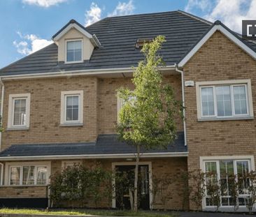 Room for rent in 4-bedroom house in Rathcoole, Dublin - Photo 5