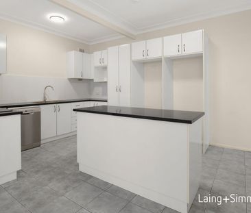 Large Family Home in Quiet Cul-De-Sac - Photo 3
