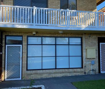 1/4 Yellagong Street - Photo 1