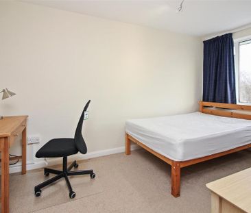 4 bedroom terraced house to rent - Photo 6