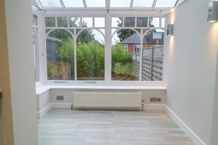 3 bedroom semi-detached house to rent - Photo 3