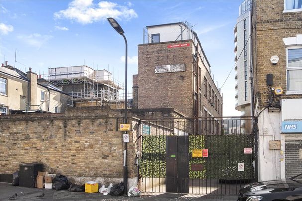 Bradbury Mews, London, N16 8JW - Photo 1