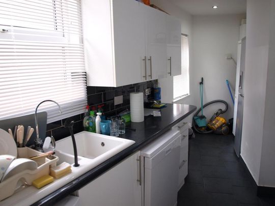 7 bedroom terraced house to rent - Photo 1