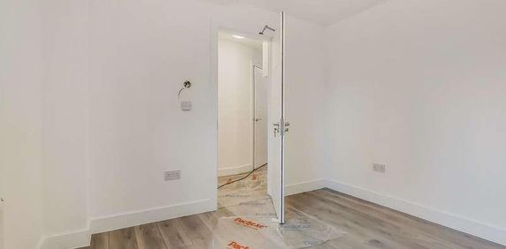 Hospital Way, Lewisham, SE13 - Photo 2