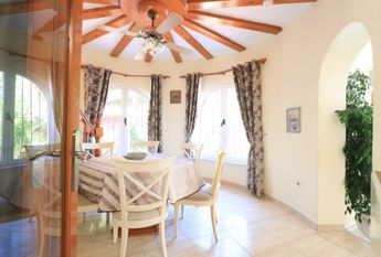 Villa for rent in Cumbre del Sol with 5 bedrooms