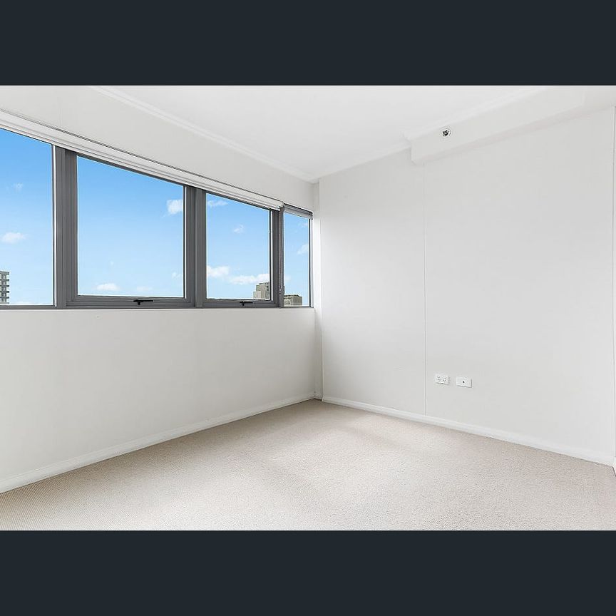 Two Bedroom Apartment Offering Luxury & Convenient Lifestyle - Photo 1