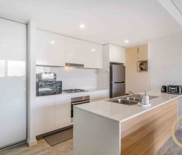 Immaculate 2 Bedroom Modern Apartment - Photo 6