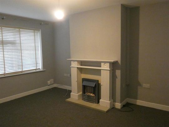 3 bedroom semi-detached bungalow to rent - Photo 1