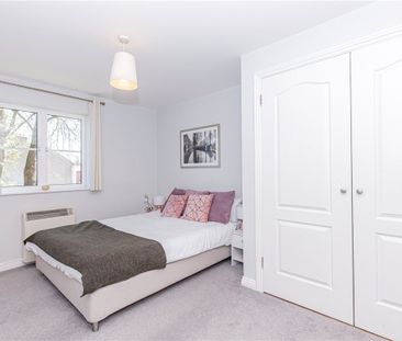 Well presented two bedroom/two bathroom first floor furnished apart... - Photo 4