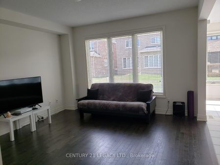 For Lease - 16 Mussle White Road, Brampton, Ontario - Photo 2