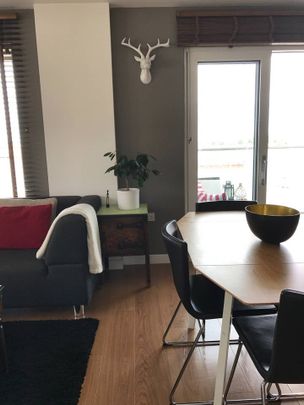 2 Bed Flat, Barge Walk, SE10 - Photo 1