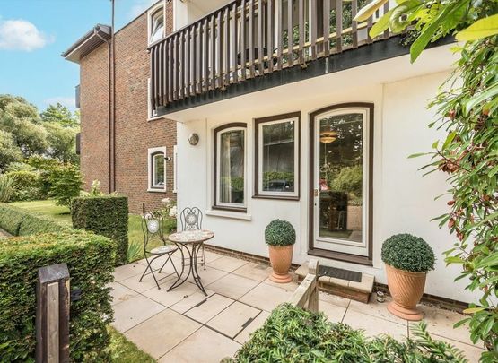 Willoughby Road Twickenham, TW1 - Photo 1
