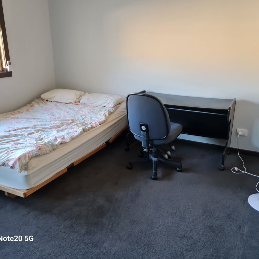 Mount Waverley - Photo 1