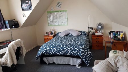 Spacious 4BR Hamilton East Haven - Photo 4