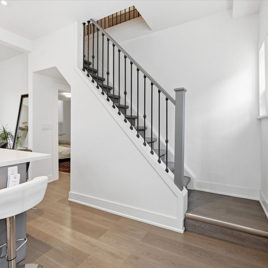 For Lease - 443 King William Street, Hamilton, Ontario - Photo 1