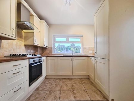 2 bedroom end of terrace house to rent - Photo 4