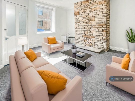 3 bedroom terraced house to rent - Photo 1