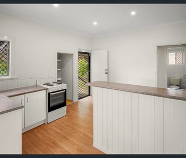 Charming Cottage - Photo 5