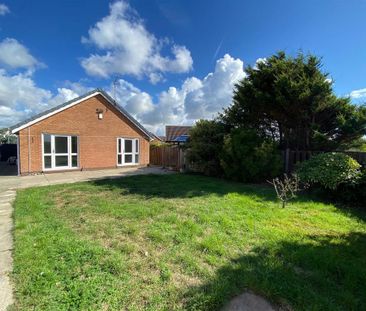 3 bedroom detached bungalow to rent - Photo 4