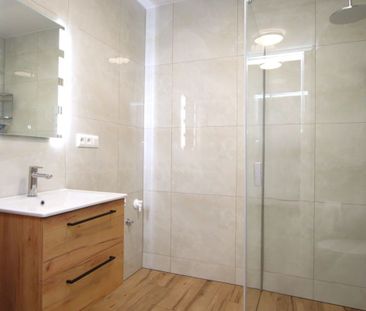 Dwa pokoje z osobną kuchnią po generalnym remoncie 58.65 m² - Photo 2