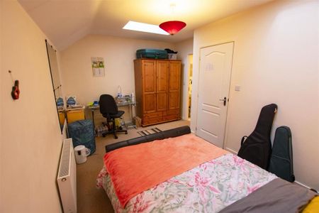 4 bedroom property to rent - Photo 3