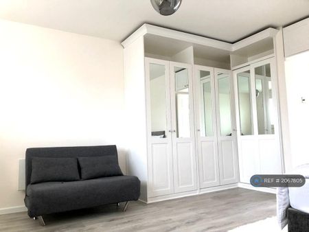 Studio to rent - Photo 5