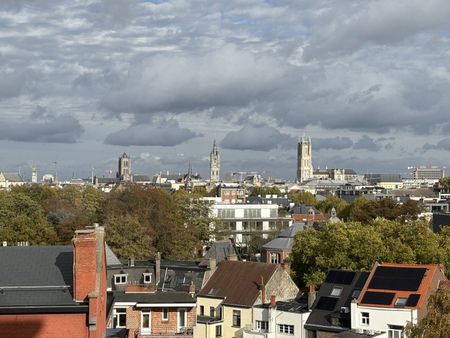 Lichtrijk appartement met 4 slpk nabij Sint-Pietersstation - Photo 2