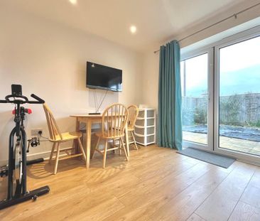 1 bedroom in a house share to rent - Photo 3