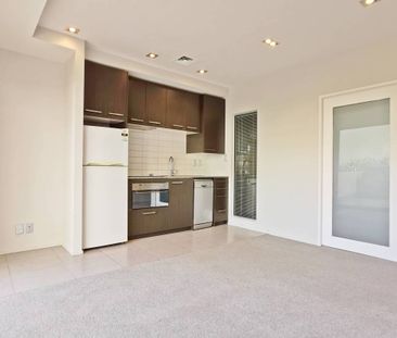 Takapuna, C104/130 Anzac Street - Photo 2