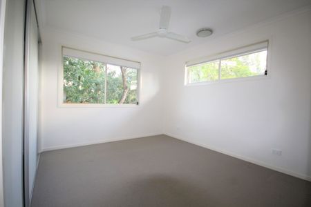 Modern Townhouse Located in the Heart of Nambour - Photo 2