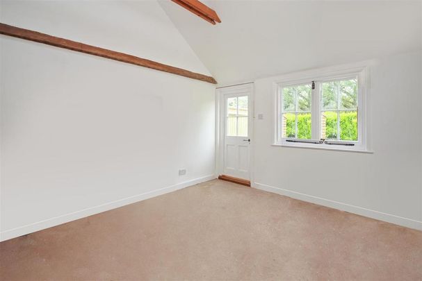 2 bedroom bungalow to rent - Photo 1