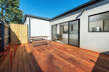 BRAND NEW SHAREHOUSE HOUSE - ALL BILLS INCLUDED - Photo 4
