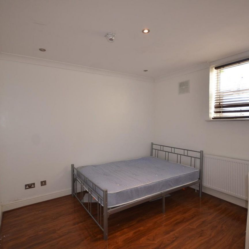 2 bedroom Flat To Let Total Size: 528 SQ FT - Photo 1
