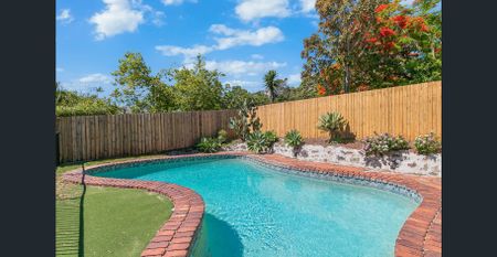 Family Home In The Ideal Location - Photo 3