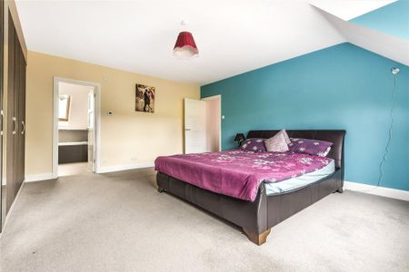 4 bedroom detached house to rent - Photo 2
