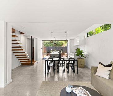 Modern Terrace in Prime Mayfield Location - Photo 1