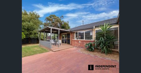 Located in quiet court close to all amenities - Photo 2