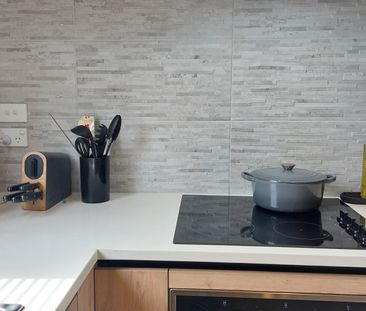 Stunning Two Bedroom Townhouse - Photo 3