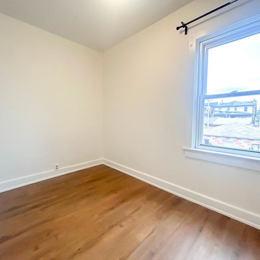 For Lease - 278 McRoberts Avenue, Toronto, Ontario - Photo 1